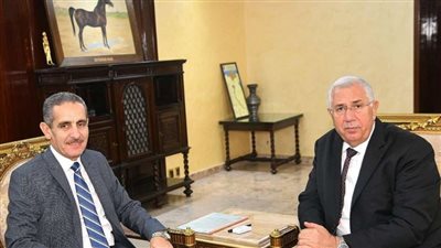 تنفيذًا لمبادرة الرئيس.. وزير الزراعة يساهم في تحقيق التنمية بالريف المصري