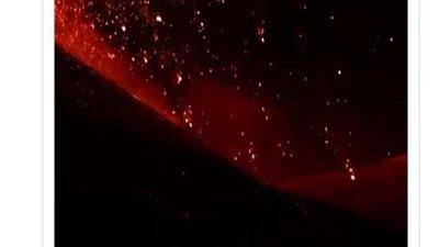 بالفيديو.. بركان يغلق المطارات في إيطاليا