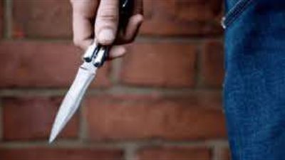 بسبب علاقة عاطفية مع زوجته.. بـ 3 طعنات سائق يحاول قتل زميله في إمبابة