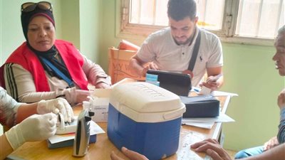 محافظ أسيوط يتابع جهود مديرية الصحة في تنفيذ مبادرة 100 يوم صحة