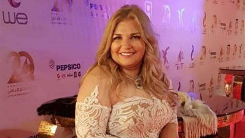 الفنانة عبير منير
