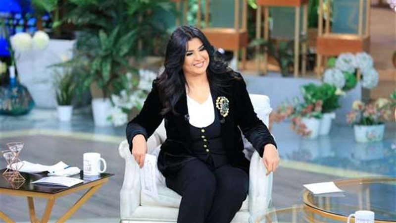 الإعلامية مني الشاذلي