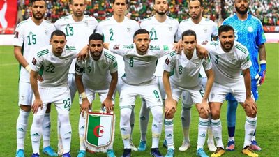رياض محرز يقود تشكيل الجزائر المتوقع أمام مصر
