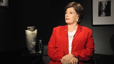 رئيس جامعة القاهرة ينعي السيدة جيهان السادات