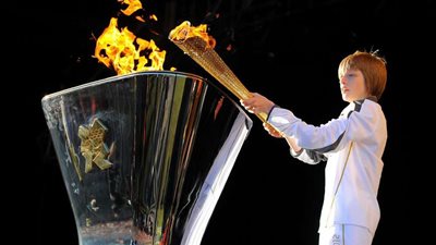 الشعلة الأولمبية تصل طوكيو صامتًا