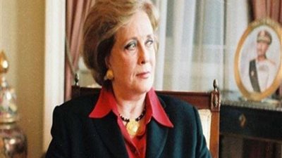 السيسي كرمها ومرسي اهانها.. كيف تعامل رؤساء مصر مع جيهان السادات؟