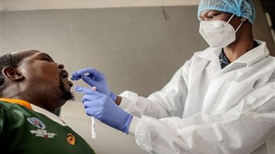 حاكم ولاية إفريقية يحذر من موجة ثالثة من الوباء