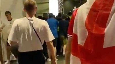 شاهد.. اعتداء الجمهور الإنجليزي على مشجعي منتخب إيطاليا عقب نهائي أمم أوروبا