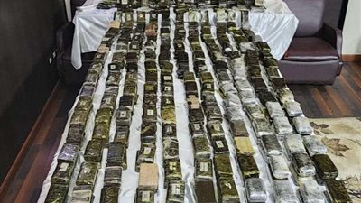 النيابة تأمر بحبس  6  من مروجي المخدرات لحيازتهم أكثر من 86 كيلو بدمياط