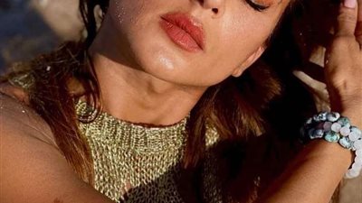 نيللي كريم تشغل السوشيال ميديا بصورة من داخل حمام السباحة