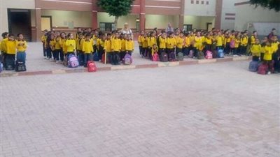 وقوف الطلاب دقيقة حداد على أرواح شهداء الشعب الفلسطيني بمدارس الجيزة