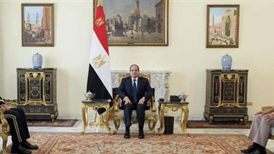السيسي يستقبل قائد القيادة المركزية الأمريكية.. فيديو