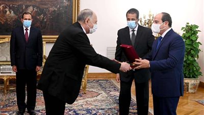 الرئيس السيسي يشهد حلف اليمين لرئيس هيئة قضايا الدولة