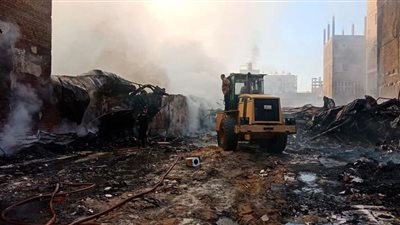 حريق هائل بمعرض تجارى بطهطا في سوهاج