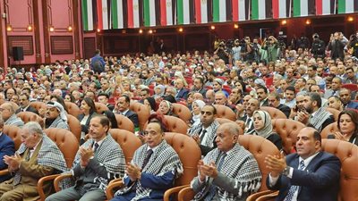 خلال مؤتمر دعم فلسطين|ياسر الهضيبي يطالب المشاركين بترديد هتاف جيل وراء جيل تسقط تسقط إسرائيل