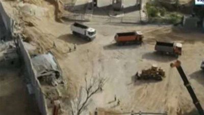 تمهيدا لإدخال المساعدات لغزة.. إعادة إصلاح الطريق عند معبر رفح