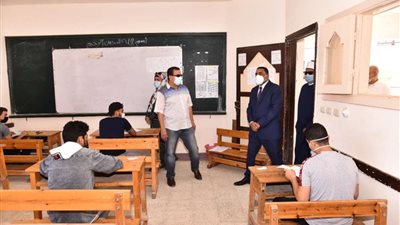 غرفة عمليات التعليم: وصول أوراق أسئلة اليوم إلى لجان امتحانات الثانوية العامة