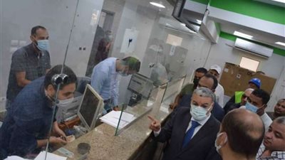محافظ المنيا يحٌيل مدير مكتب بريد أتليدم للتحقيق وينقل موظفا لإعاقة سير العمل