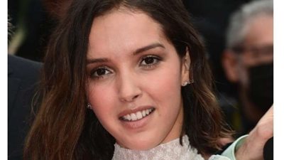 الجزائرية لينا خضري بصحبة تيلدا سوينتون وأدريان برودي في مهرجان كان