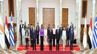 السيسي: استمرار تدعيم جسور التواصل الشعبي والمجتمعي بين مصر وقبرص واليونان