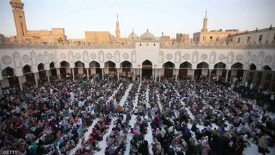المصلون بالجامع الأزهر يلهجون بالدعاء للأقصى وفلسطين.. فيديو