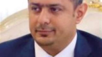 الحكومة اليمنية توافق على دخول سفن وقود إلى ميناء الحديدة لدواع إنسانية