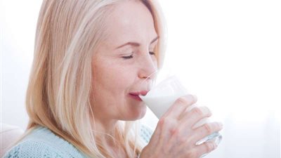 تعرف على أهم 10 فيتامينات يحتاجها الجسم بعد سن الـ 50