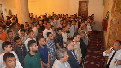 نائب رئيس جامعة الأزهر بأسيوط يؤم صلاة الغائب على شهداء فلسطين