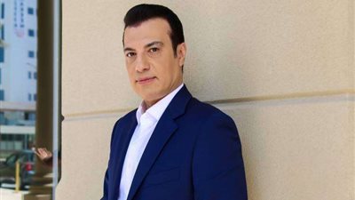 إيهاب توفيق يحيي ذكرى رحيل والدته.. ويطلب من الجمهور الدعاء لها