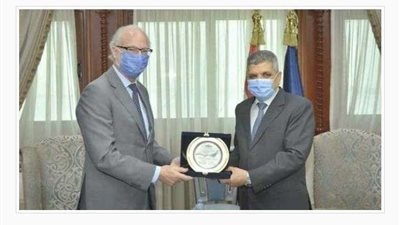 الفريق أسامة ربيع يلتقي السفير الأرجنتيني لبحث التعاون بين البلدين
