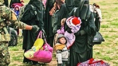 قافلة ضخمة من عائلات تنتمي لـ