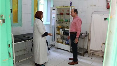 وكيل الصحة بالقليوبية يجري زيارة مفاجئة للوحدة الصحية بمشتهر