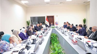 وزير الصحة يوجه بتكثيف الزيارات الميدانية لوكلاء الوزارة لمساعدة المواطنون