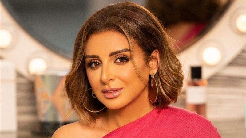 الفنانة أنغام
