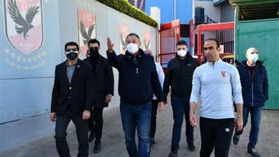 وزير الرياضة ينهي الخلاف بين قطبي الكرة المصرية (تفاصيل)