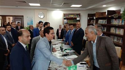 رئيس جامعة بنها يُتابع إجراء اختبارات تأهيلي الدكتوراة بكلية التربية الرياضية