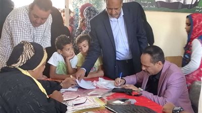 «مستقبل وطن» يوزع مستلزمات المدارس مجانًا بصقر قريش