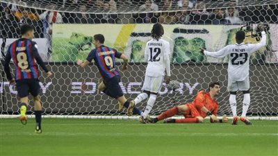 قبل الكلاسيكو.. طاقم تحكيم مباراة ريال مدريد وبرشلونة في الدوري الإسباني