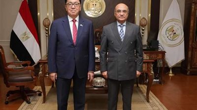 وزير العدل يستقبل سفير كازاخستان لبحث التعاون القضائي والقانوني