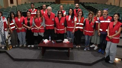 صور| نجوم الفن يجمعون مساعدات طبية وإنسانية للشعب الفلسطيني