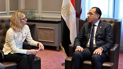 رئيس الوزراء يلتقي المديرة المنتدبة لشئون العمليات بالبنك الدولي