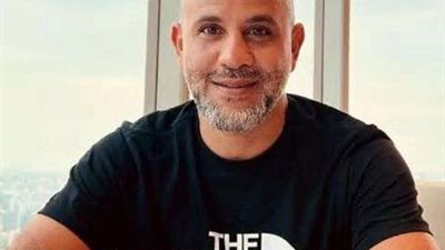 عزيز الشافعي يروج لأغنية 