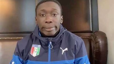 يتابعه 90 مليونًا.. قصة أشهر عامل على 