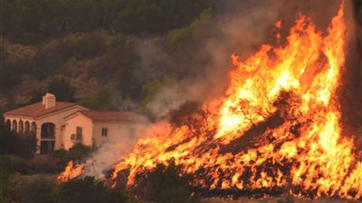 أداة نارية تعصف بزوجين بعد حفل للكشف عن جنس مولودهما بكاليفورنيا