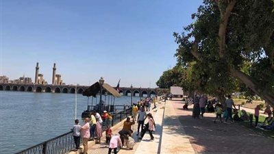 إقبال متوسط على حدائق القناطر في ثالث أيام العيد