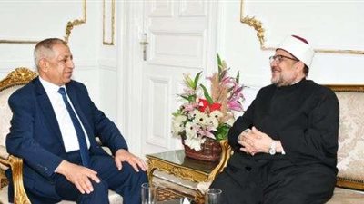 الأوقاف تبحث توفير التدريب واستكمال الدراسة العليا للأئمة مع الأكاديمية العربية للعلوم