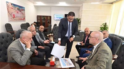 وزير الإسكان يشدد على مواصلة الجهود المبذولة لضغط المعدلات الزمنية لتنفيذ المشروعات