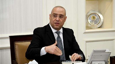 وزير الإسكان يتابع الأعمال والمشروعات الجاري تنفيذها بالعلمين الجديدة