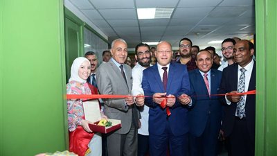 رئيس جامعة سوهاج يفتتح وحدة لعلاج أعضاء هيئة التدريس بالمستشفى الجامعي
