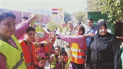 حملات للنظافة وغلق نقاط تجمع القمامة بجوار المنشآت الحيوية بأسيوط